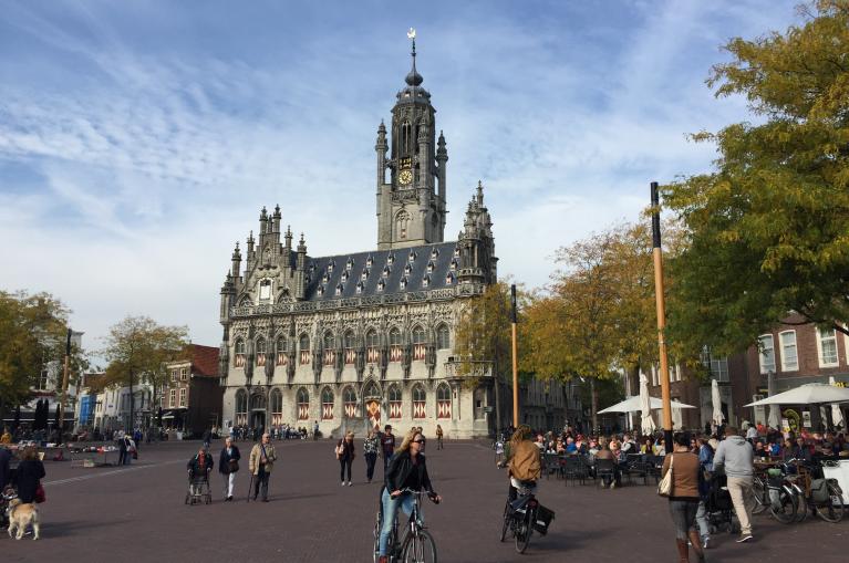 Découvrez les joyaux d'Amsterdam et de Bruges à vélo